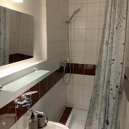 Na Luke Gerendaház *